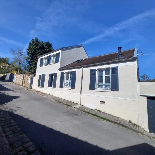 Conversion, Vertical expension, Single-Family Homes, Renovation, Townhouses, Energy renovation, Attic, Design / Plans, Building permits, Construction Management, Consulting