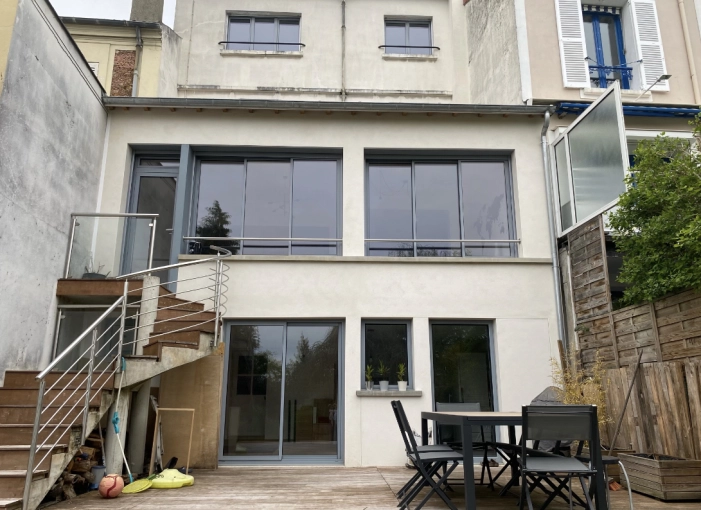 Surélévation, Maison individuelle, Rénovation, Maison de ville, Extension, Construction neuve, Étude de faisabilité, Plan, Permis de construire, Suivi de chantier, Conseil