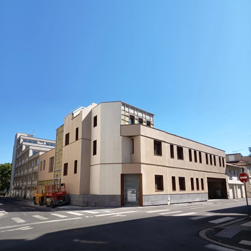 Transformation, Mise aux normes, Bâtiment professionnel, Bureau, Rénovation, Extension, Réhabilitation, Plan, Permis de construire, Suivi de chantier, Conseil, Diagnostic