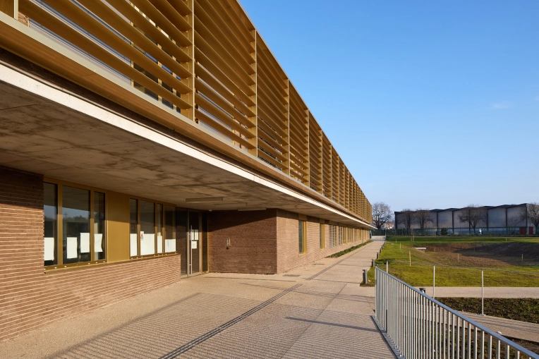Bâtiment professionnel, Construction neuve