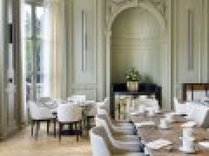 Hotels - Restaurants