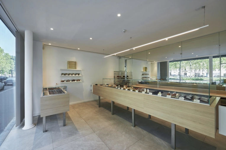 Commerce, Bâtiment accueillant du public (ERP), Architecture d’intérieur, Contemporain