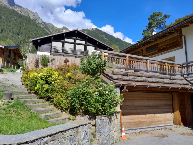 Building Upgrades, Chalets / Wooden Houses, Restoration, Garage, Traditional