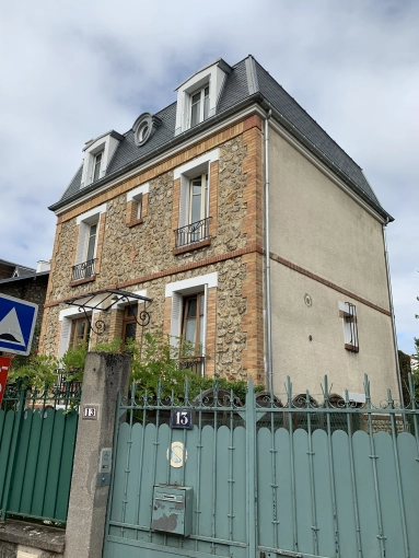 Transformation, Mise aux normes, Surélévation, Maison individuelle, Rénovation, Maison de ville, Architecture d’intérieur, Étude de faisabilité, Rénovation énergétique, Aménagement combles, Plan, Permis de construire, Suivi de chantier