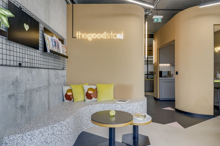 Transformation, Mise aux normes, Bâtiment professionnel, Bureau, Rénovation, Architecture d’intérieur, Plan, Permis de construire, Suivi de chantier