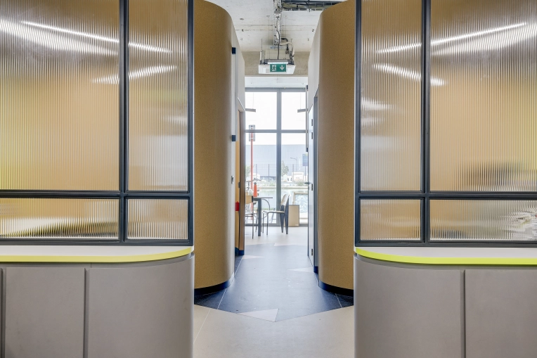 Mise aux normes, Bâtiment professionnel, Bureau, Rénovation, Architecture d’intérieur, Plan, Permis de construire, Suivi de chantier