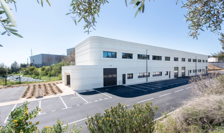 Commerce, Bâtiment professionnel, Bureau, Hangar, Bâtiment industriel, Bâtiment agricole, Bâtiment accueillant du public (ERP), Construction neuve, Usine, Suivi de chantier