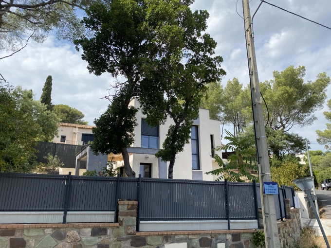 Project Management, Patios & Terraces, Single-Family Homes, Exterior, Townhouses, New Build, Feasibility Studies, Villa, Design / Plans, Building permits, Construction Management, Consulting, Home pre-purchase advice