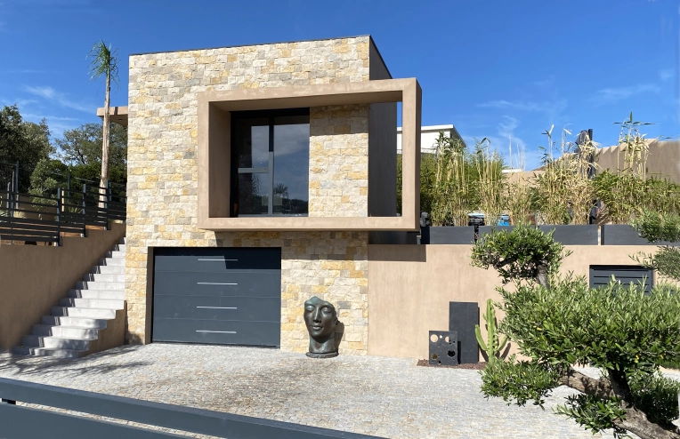 Project Management, Landscape Architecture, Patios & Terraces, Single-Family Homes, Exterior, Pools, New Build, Feasibility Studies, Villa, Pool house, Garage, Design / Plans, Building permits, Construction Management, Consulting