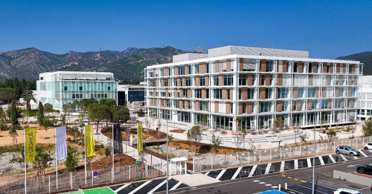 Transformation, Assistance à la maitrise d'ouvrage, Mise aux normes, Jardin, Terrasse, Bâtiment professionnel, Bureau, Bâtiment industriel, Rénovation, Architecture d’intérieur, Extension, Construction neuve, Étude de faisabilité, Assainissement, Réhabilitation, Rénovation énergétique, Usine, Plan, Permis de construire, Suivi de chantier, Conseil, Diagnostic, Déclaration de travaux