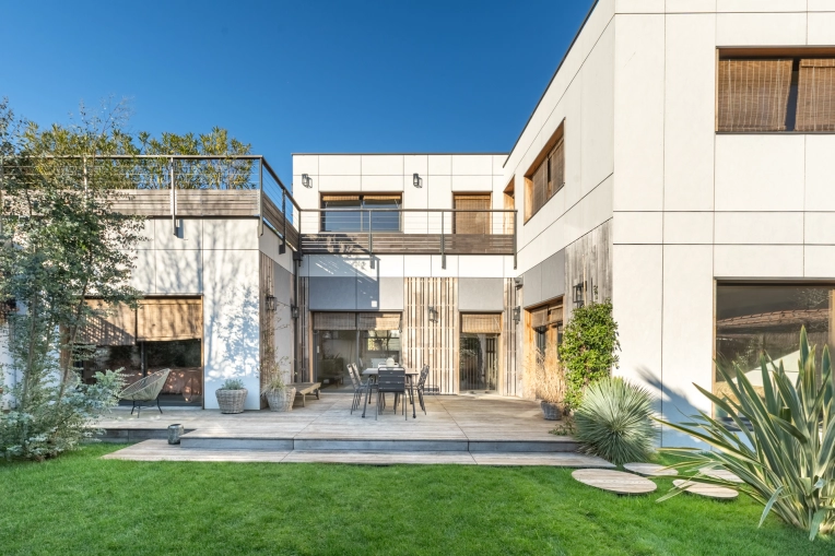 Single-Family Homes, Passive House / Eco-friendly, Chalets / Wooden Houses, Smart Homes, New Build, Villa, Design / Plans, Building permits, Construction Management