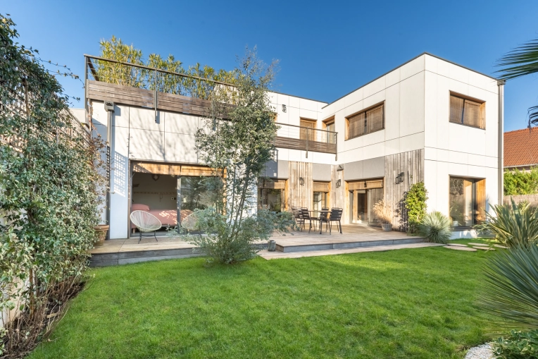 Single-Family Homes, Passive House / Eco-friendly, Chalets / Wooden Houses, Smart Homes, New Build, Design / Plans, Building permits, Construction Management