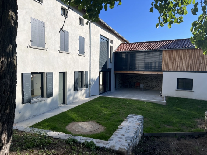 Transformation, Maison individuelle, Rénovation, Extension, Réhabilitation, Rénovation énergétique, Aménagement combles, Corps de ferme, Plan, Permis de construire, Suivi de chantier, Conseil, Déclaration de travaux