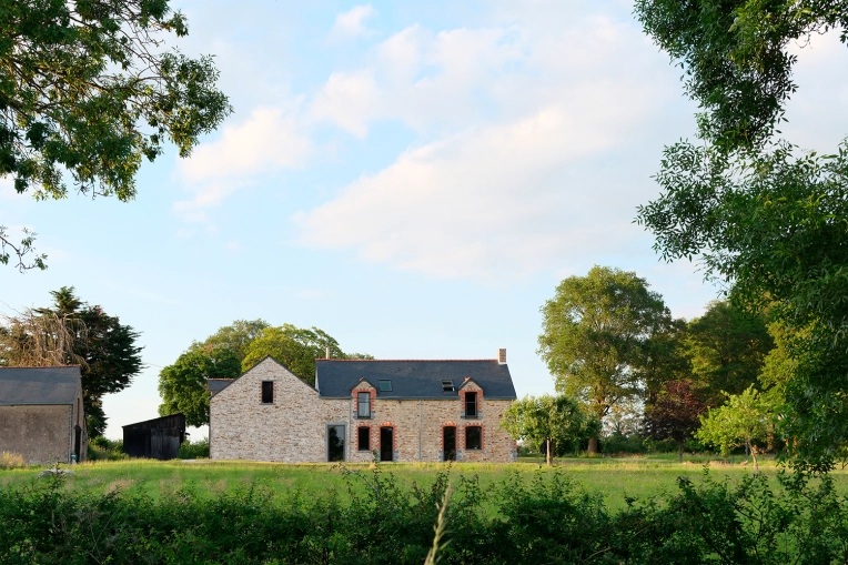 Transformation, Maison individuelle, Rénovation, Maison de campagne, Architecture d’intérieur, Réhabilitation, Rénovation énergétique, Aménagement combles, Corps de ferme, Plan, Suivi de chantier, Conseil, Diagnostic, Déclaration de travaux